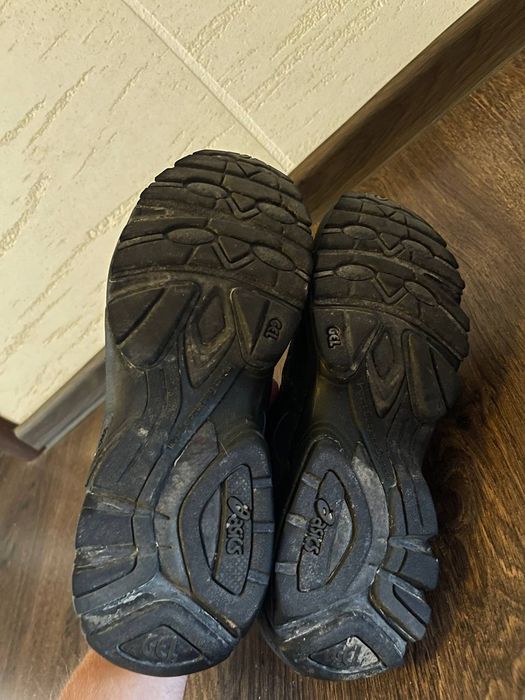 Жіночі кросівки Asics