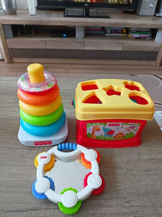 Zestaw zabawek Fisher Price (sorter, piramidka i tamburyn)