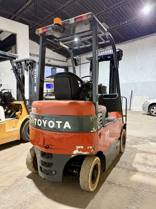 Empilhador Toyota triplex com bateria nova! Garantia! Oportunidade!!
