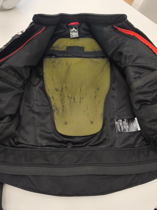 capacete, casaco e luvas mota