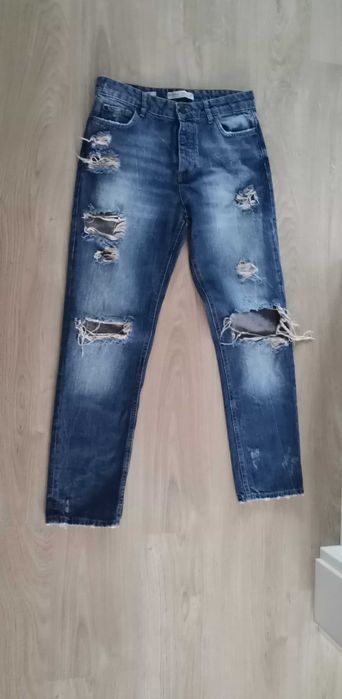 Jeansy z dziurami Bershka roz 36