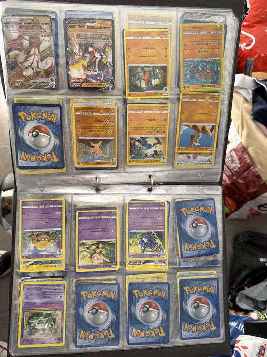 Caderneta pokemon