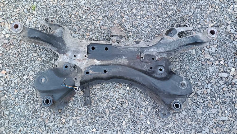 Sanki belka wózek kołyska pod silnik Toyota Avensis T27 2.2 Dcat automat