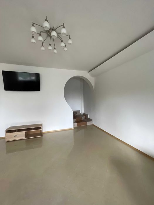 Будинок 450м2 біля печерської школи