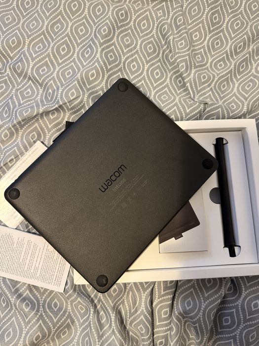 Графічний планшет Wacom Intuos