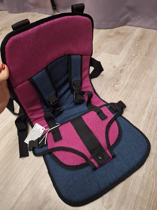 Кресло автомобильное детское безкаркасное.