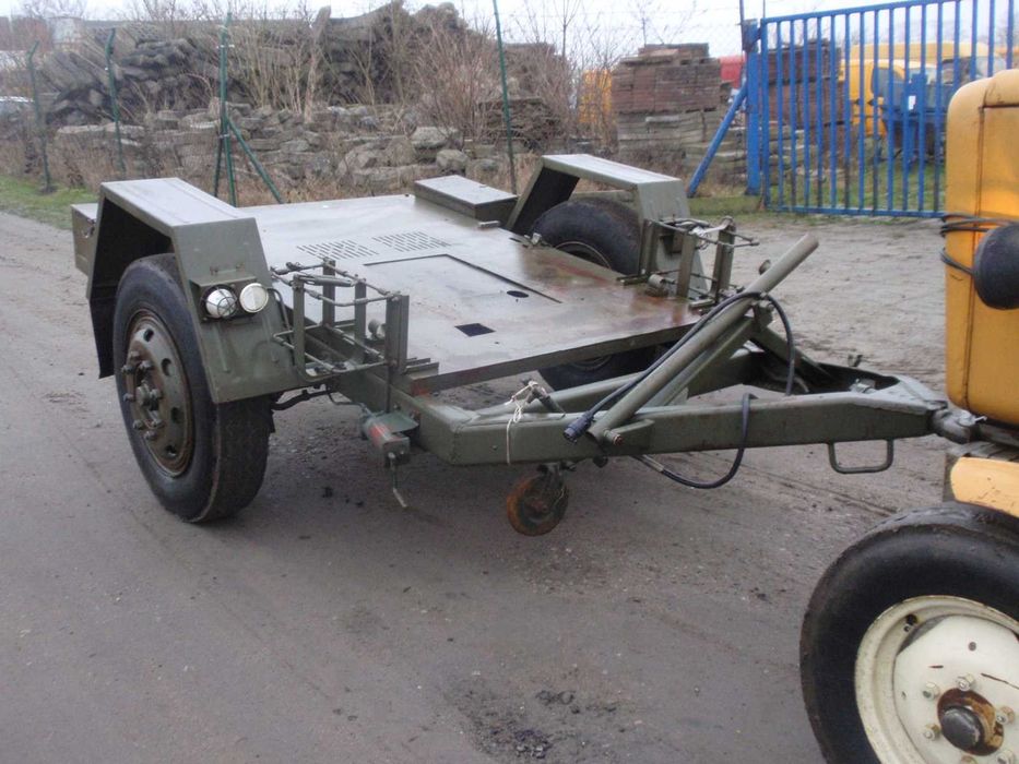 PRZYCZEPA WOJSKOWA platforma skrzynia paka na wywrotkę mocna jak nowa