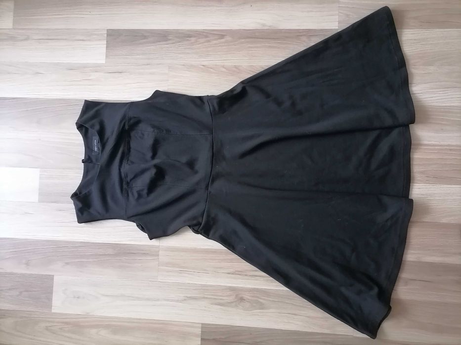 Czarna sukienka NEW LOOK