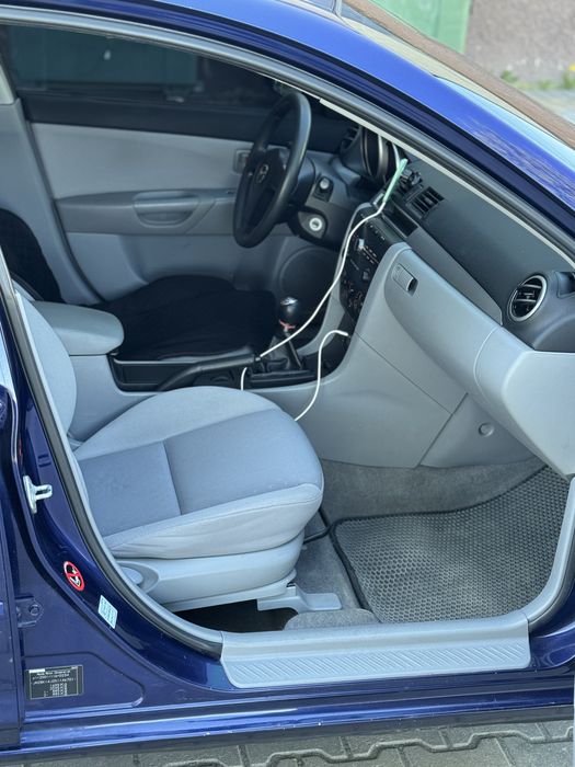 Mazda 3 2004рік 1.4бензие