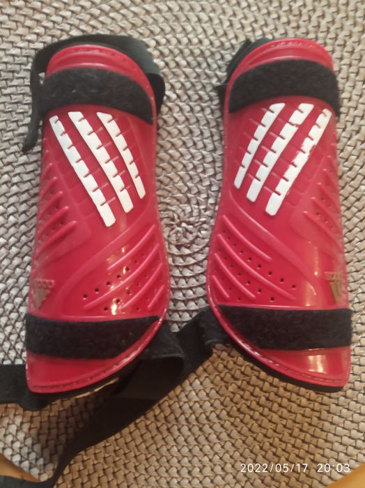 Ochraniacze piłkarskie adidas M