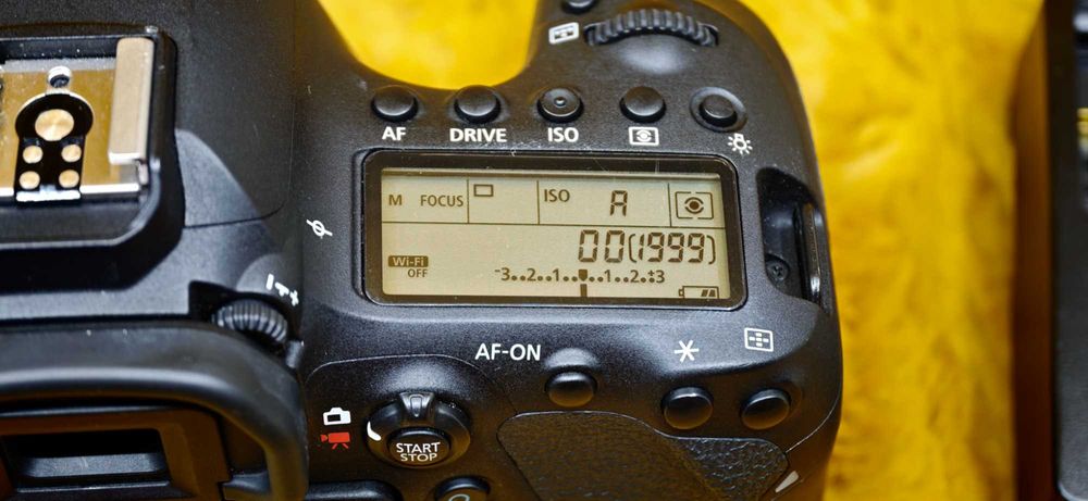 ‼️ВІДМІННИЙ СТАН -33868 кадрів‼️ Canon 6D mark II плюс картка 64ГБ -- акумулятор 3\3! --