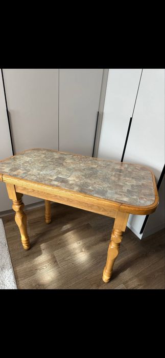 Продаю стіл для кухні