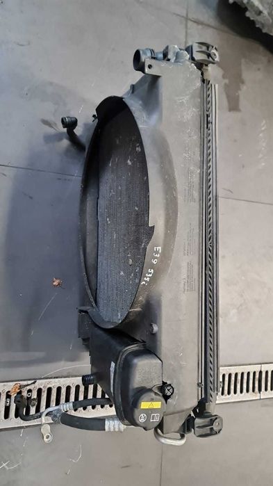 BMW E39 535 M62 Zestaw chłodnic silnika wody płynu obudowa klima