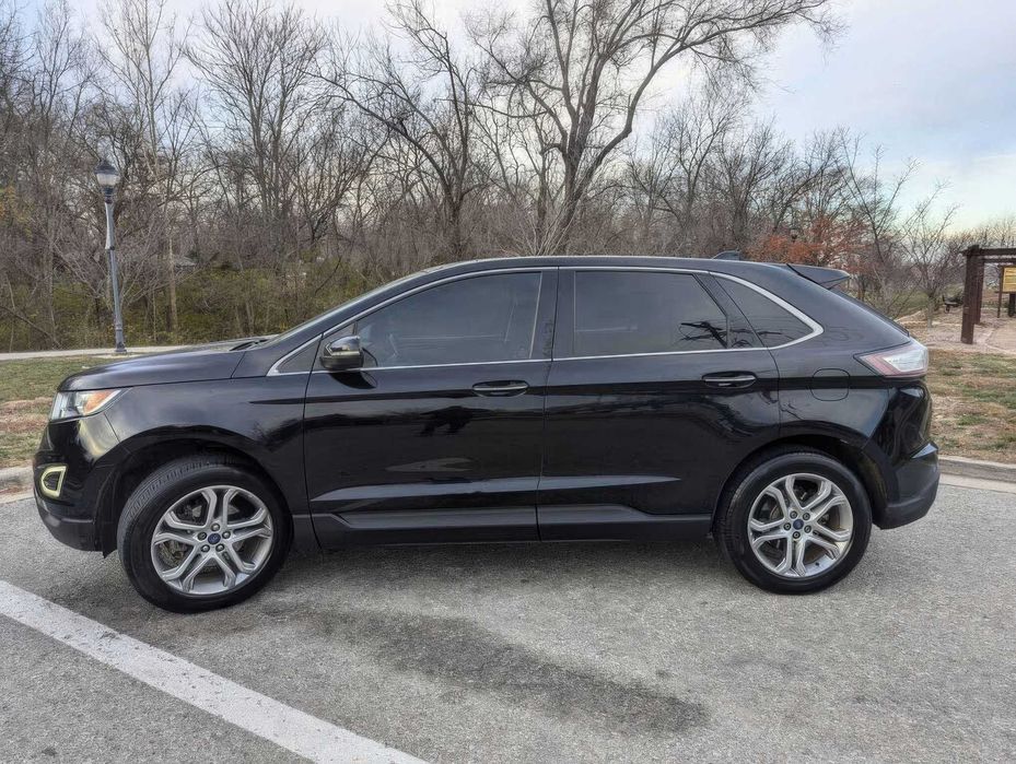 Ford Edge Titanium      2017