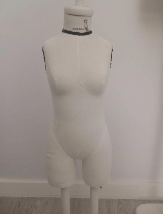 Manequins - Feminino tamanho 40 e respetiva meia escala