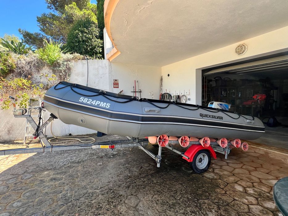 Embarcação/barco Semirrígida Quicksilver 420 Sport HD + Motor Suzuki 25 CV + Atrelado (Como Novo)