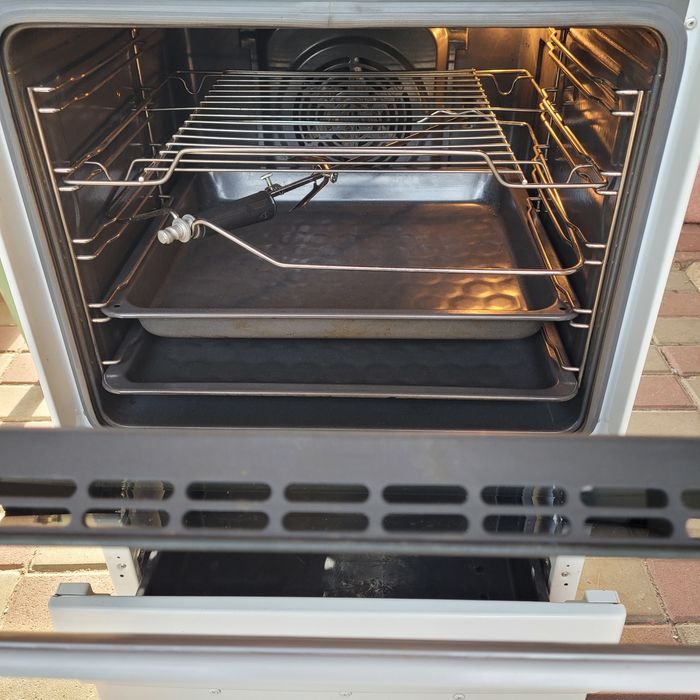 Kuchenka Gazowo Elektryczna 50cm  z rożnem