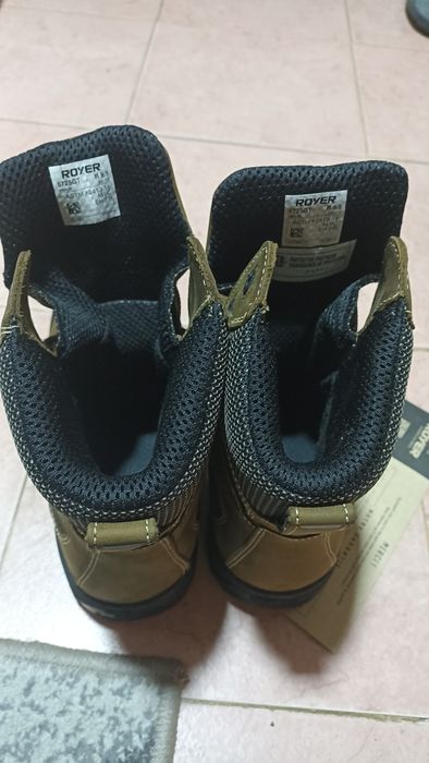 Продам зимние ботинки