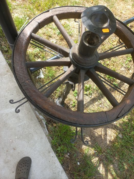 Колесо на барний стіл для фужерів