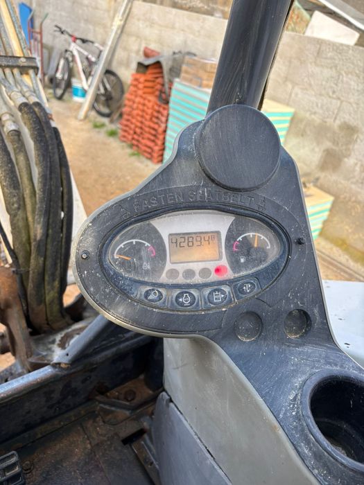 Bobcat mini escavadora E32