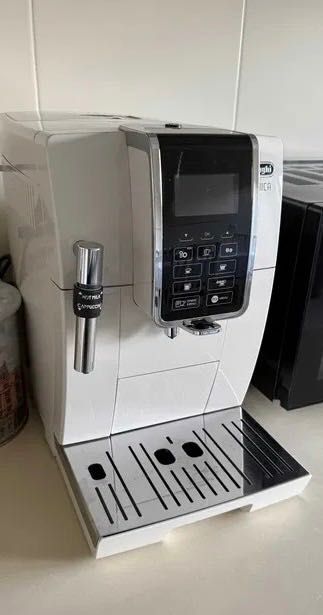 Máquina de café delonghi dinamica