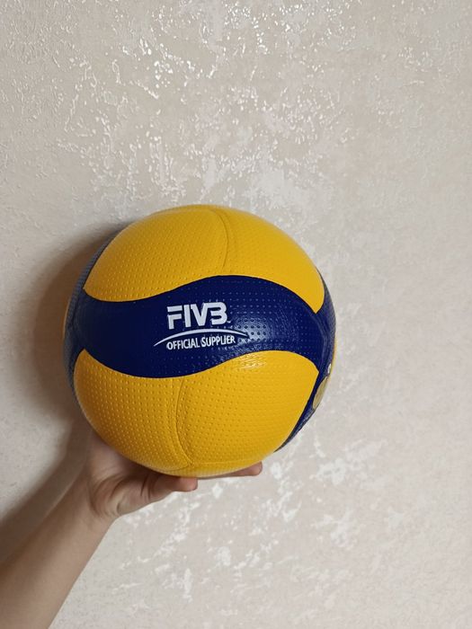 Волейбольний м'яч Mikasa