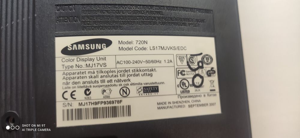 Монитор Samsung 720N