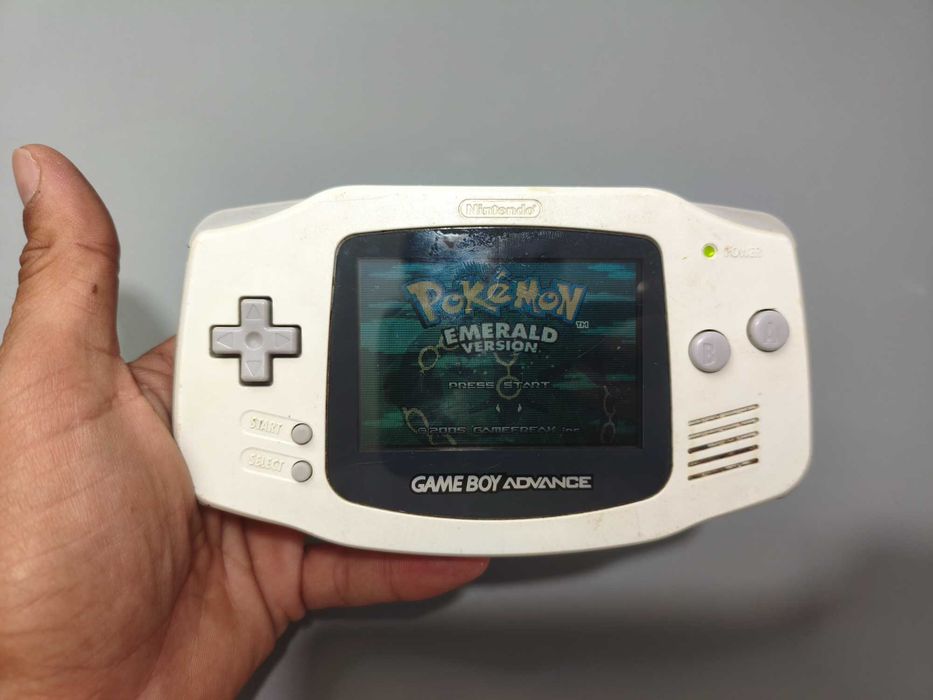 Gameboy Advance Branco