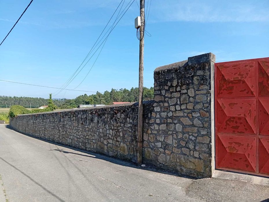 Terreno 2.802 m² – 60m de frente – Beiriz – 215.000 €