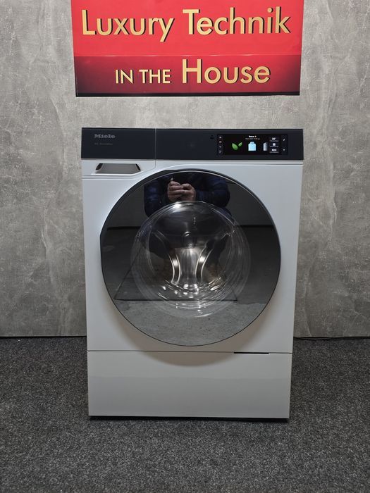 Найтехнологічніша пральна машина Miele W2 модель WQ1000 2025 рік