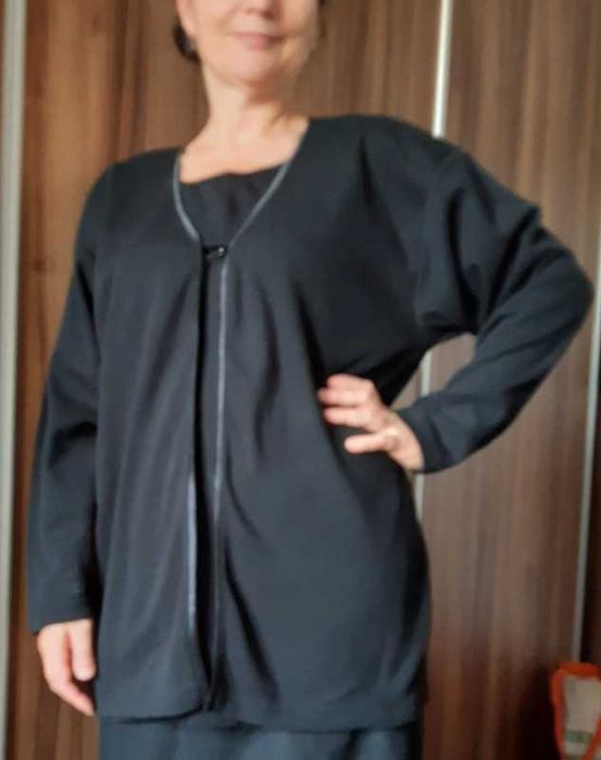 Czarny sweter / elegancka bluza