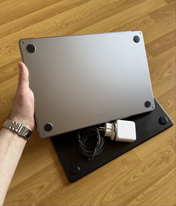 MacBook air 15 m2 8/256 2023 (73 цикли, 98% батарея)