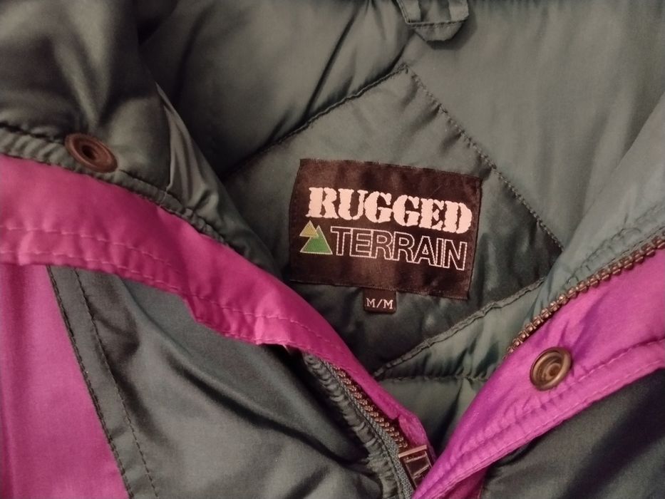 Camisola em estilo Bomber de Neve Montanha da marca RUGGED TERRAIN  - com tecnologia HIPORA