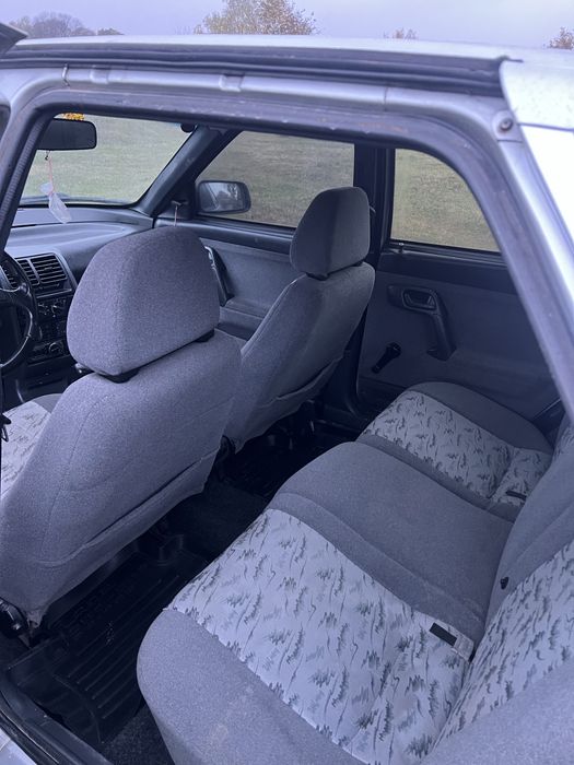 Автомобіль Ваз2112