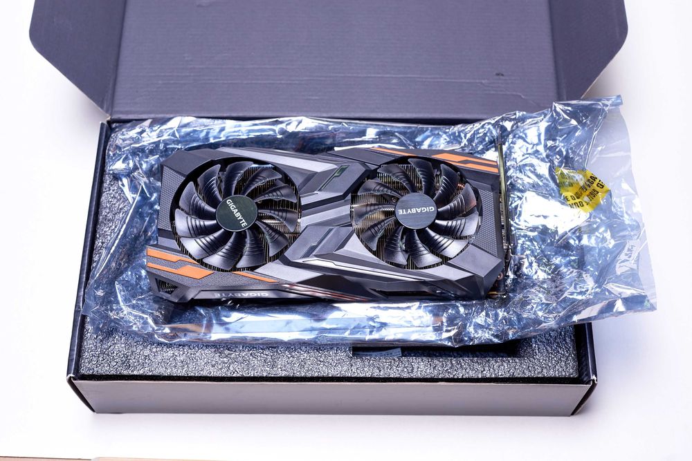 Gigabyte Radeon RX VEGA 64 GAMING OC 8G