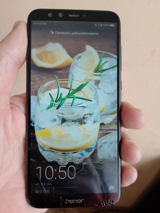 Дешевий робочий телефон для дзвінків або на відновлення