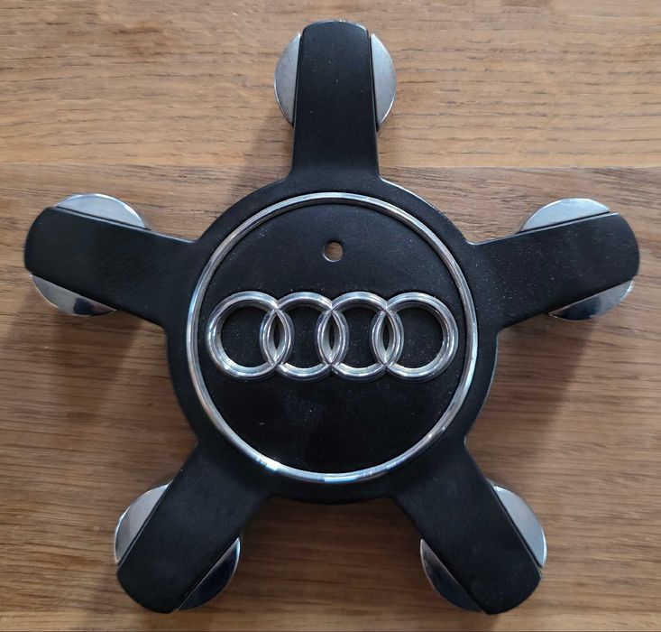 dekielek 8R0601165 AUDI