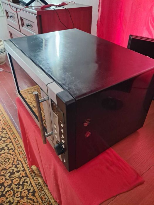 Мікрохвильова піч " Privileg 30540 "