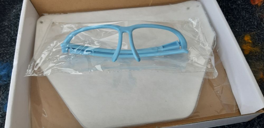 Przyłbica ochronna medyczna Covid 10 sztuk dodatkowych nakładek Nowa