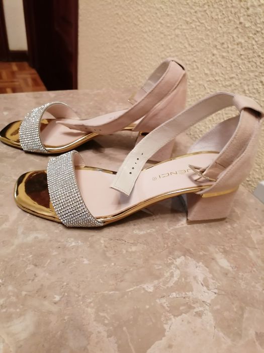 Sandálias de senhora o