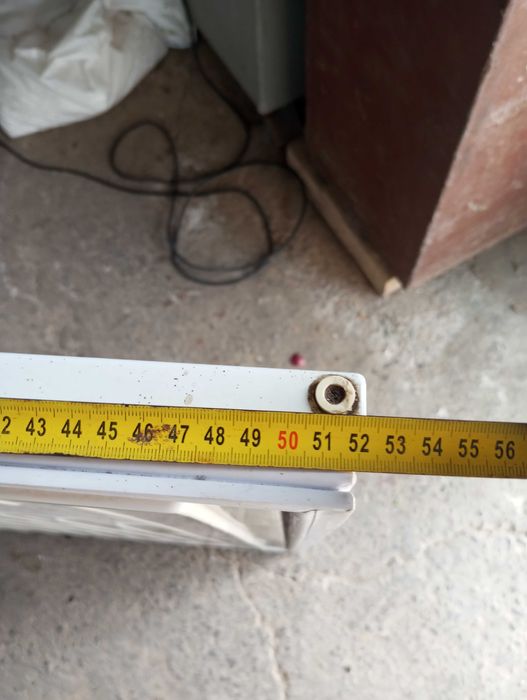 Ущiльнувач дверi на малу морозилку