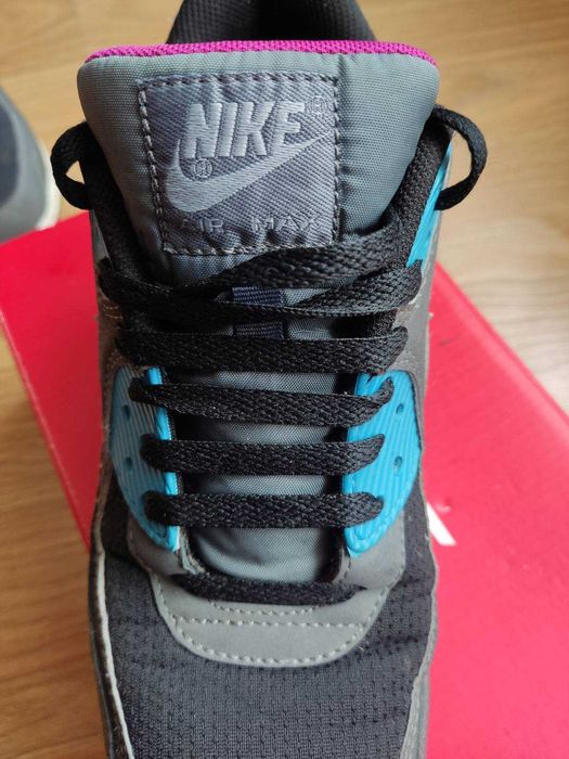 кроссовки Nike оригинал . размер 42,5