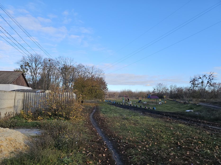 Продам пол-дома,в с. Борки, за Мерефой, статус квартиры