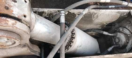 Szczypce hydrauliczne do złomu