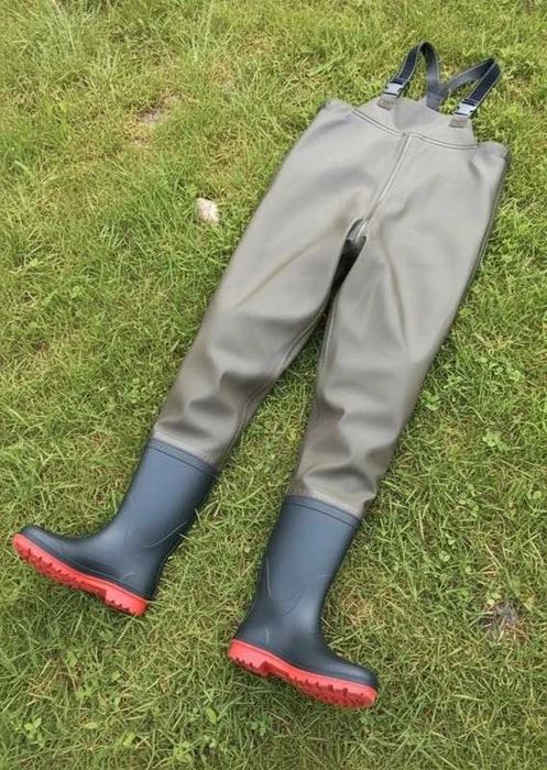 Wodery Wędkarskie Bardzo Wytrzymałe spodniobuty Kalosze z szelkami wodoodporne PVC Rozmiar 43/44/45/46 antypoślizgowe