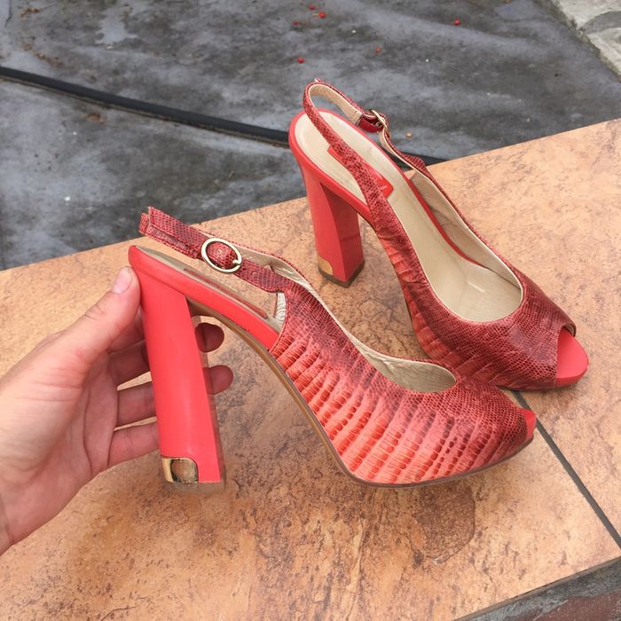 Туфлі, босоніжки р.35