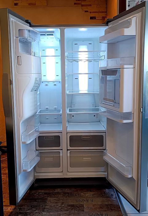 Lodówka SAMSUNG Side-by-Side, model RSH7PNPN