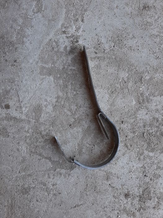 Hak metalowy nakrokwiowy ocynk