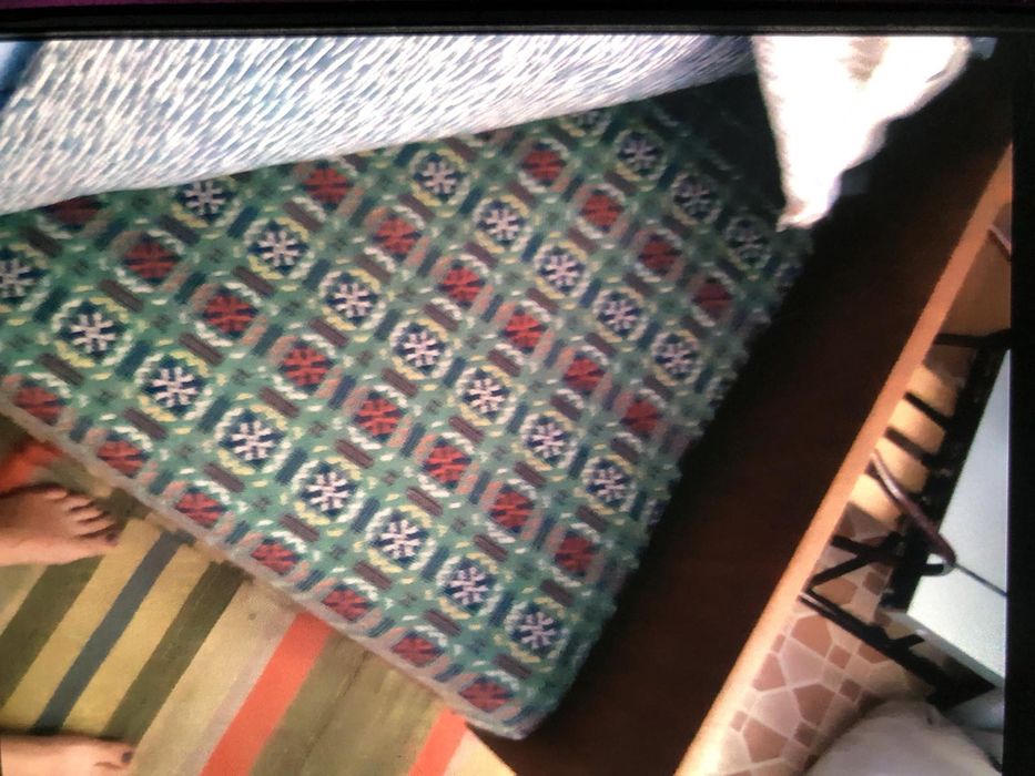 Двухспальная кровать  2000 года за 1000 грс дополнительными матрасами