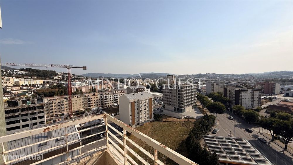 Apartamento T3 Totalmente Remodelado c/ varanda - Maximinos, Braga